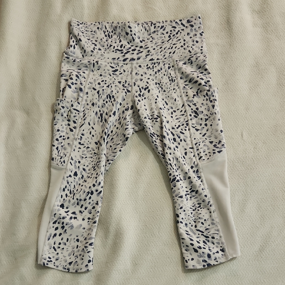Athleta Womens Capri - White and Gray Print